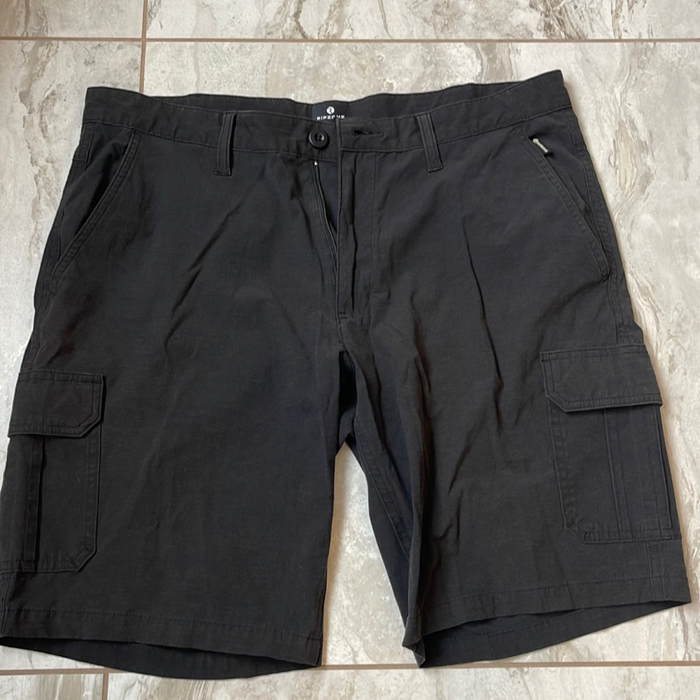 Men’s Ripzone athletic style shorts